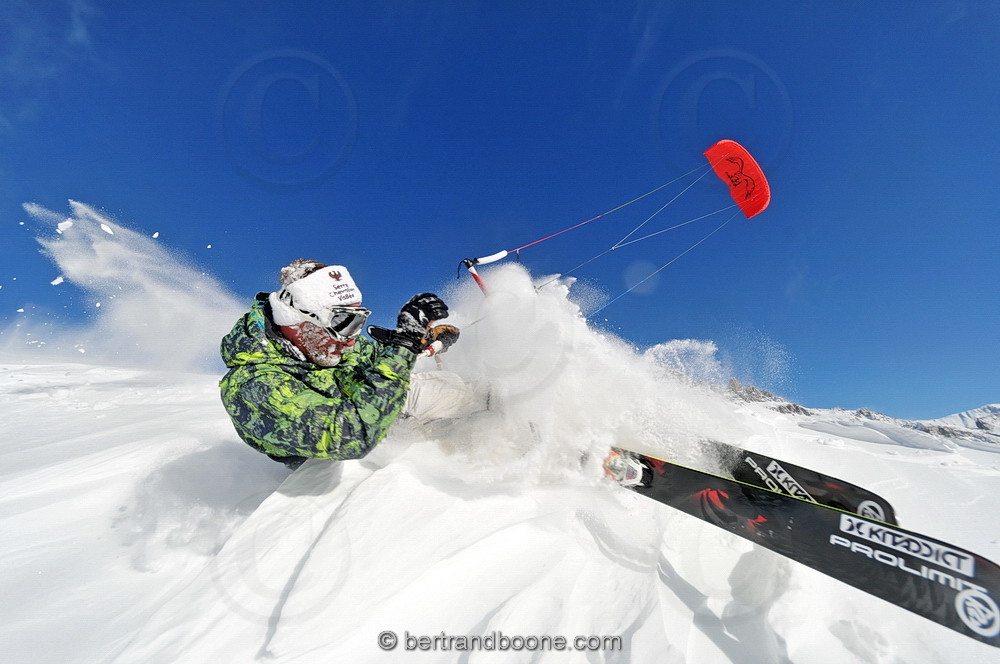 Jérome Josserand - snowkite au col du Lautaret (05)