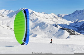 snowkite sur le plareau d'Emparis (05)
