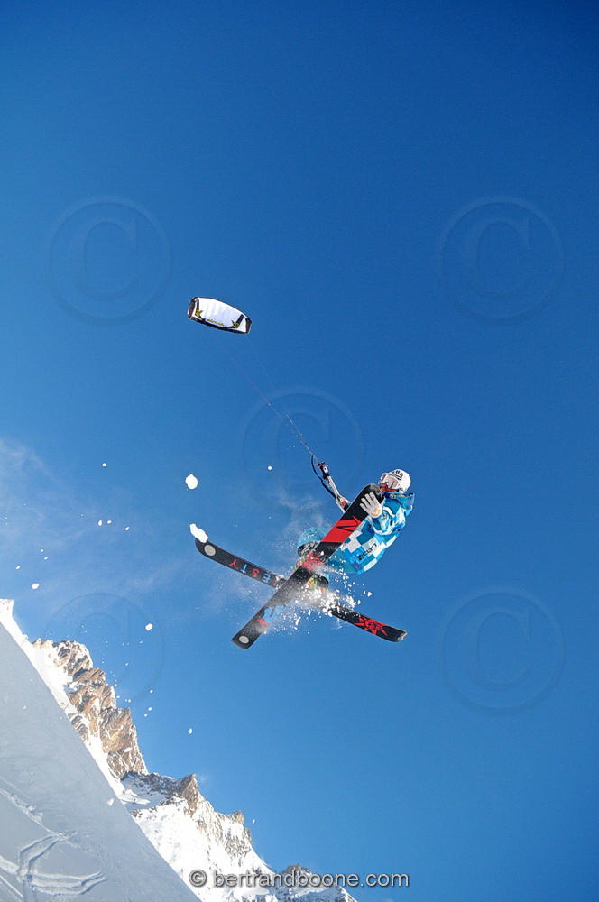 Jérome Josserand - snowkite au col du Lautaret (05) Fr