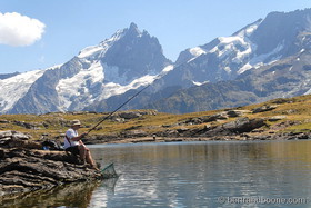 lac noir et massif de La Meije - hautes alpes - France