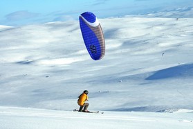 Pascal Joubert-snowkite en Norvege 2006
