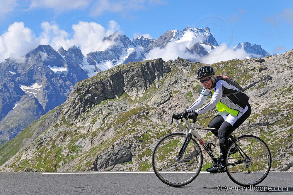 cyclistes au col du Galibier (05)