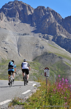 cyclistes au col du Galibier (05)