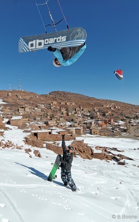 snowkite: Johann Civel et Hamada Titi - Oukaimeden - Maroc